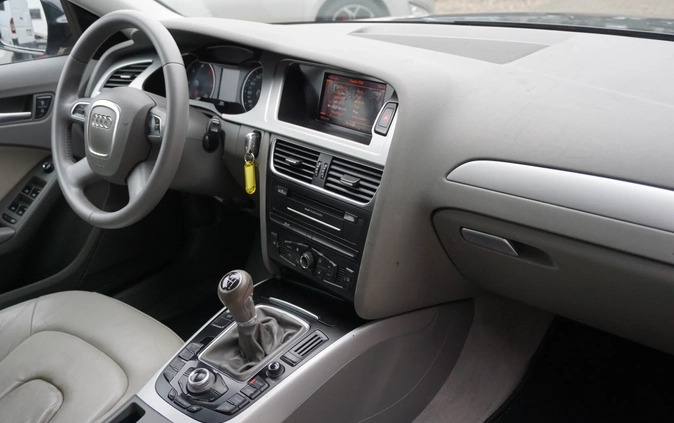 Audi A4 cena 35900 przebieg: 256000, rok produkcji 2011 z Gorzów Wielkopolski małe 232